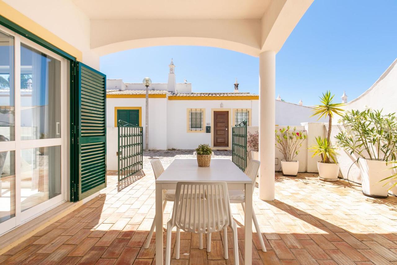 Cozy And Sunny Villa Just Some Steps From The Sea Luz Extérieur photo